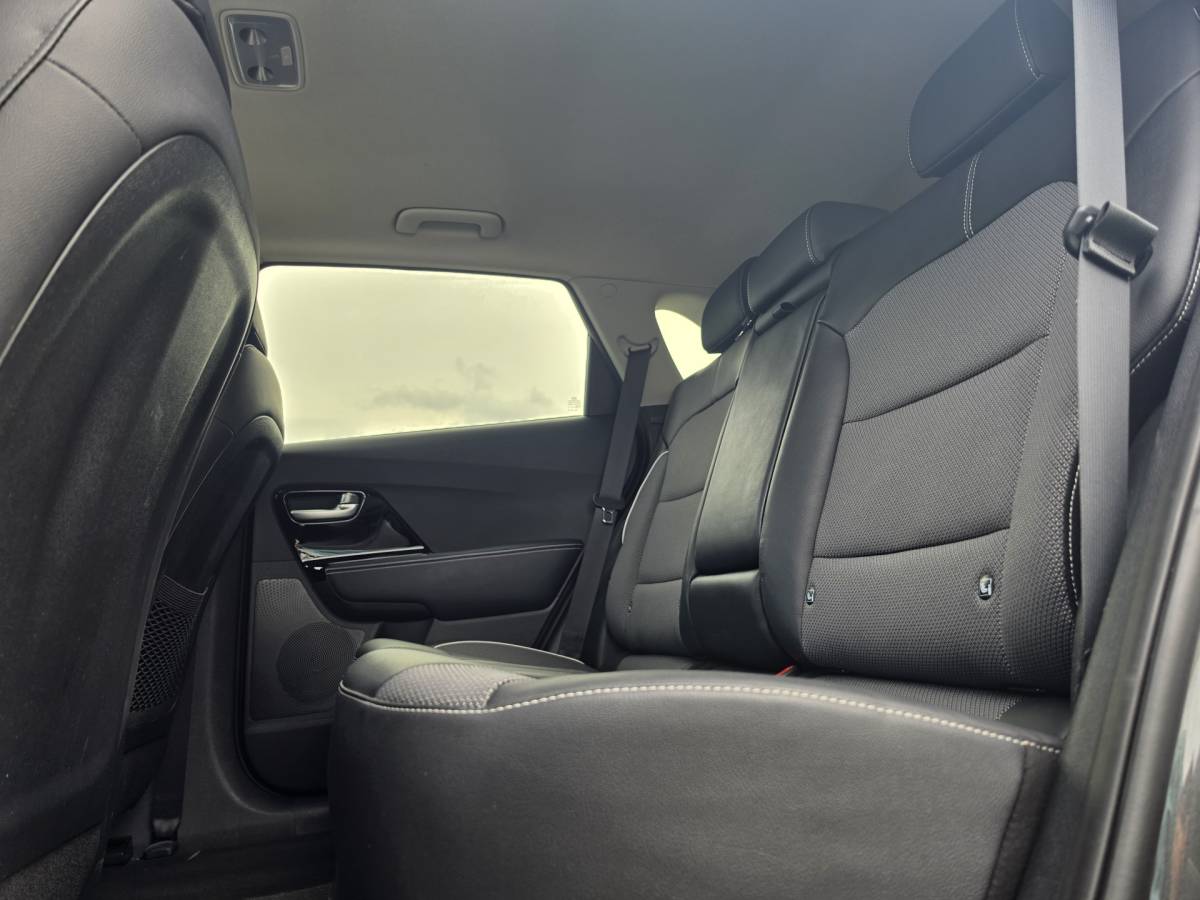 Kia e-Niro Kia e-Niro DynamicPlusLine 64 kWh | SOH 100% | 3 Fase laden | Schuif/kanteldak | Half Leder | Andriod Auto | Apple carplay | Navigatie