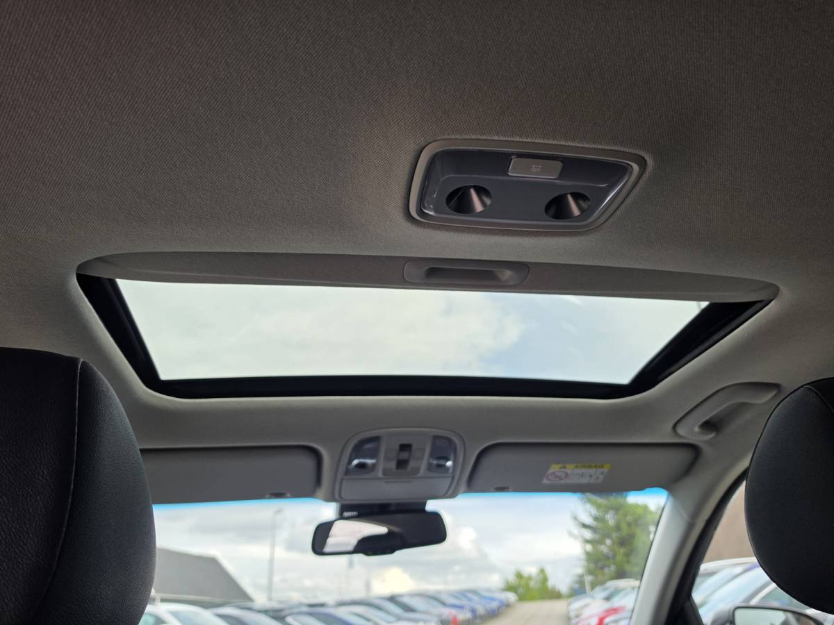 Kia e-Niro Kia e-Niro DynamicPlusLine 64 kWh | SOH 100% | 3 Fase laden | Schuif/kanteldak | Half Leder | Andriod Auto | Apple carplay | Navigatie