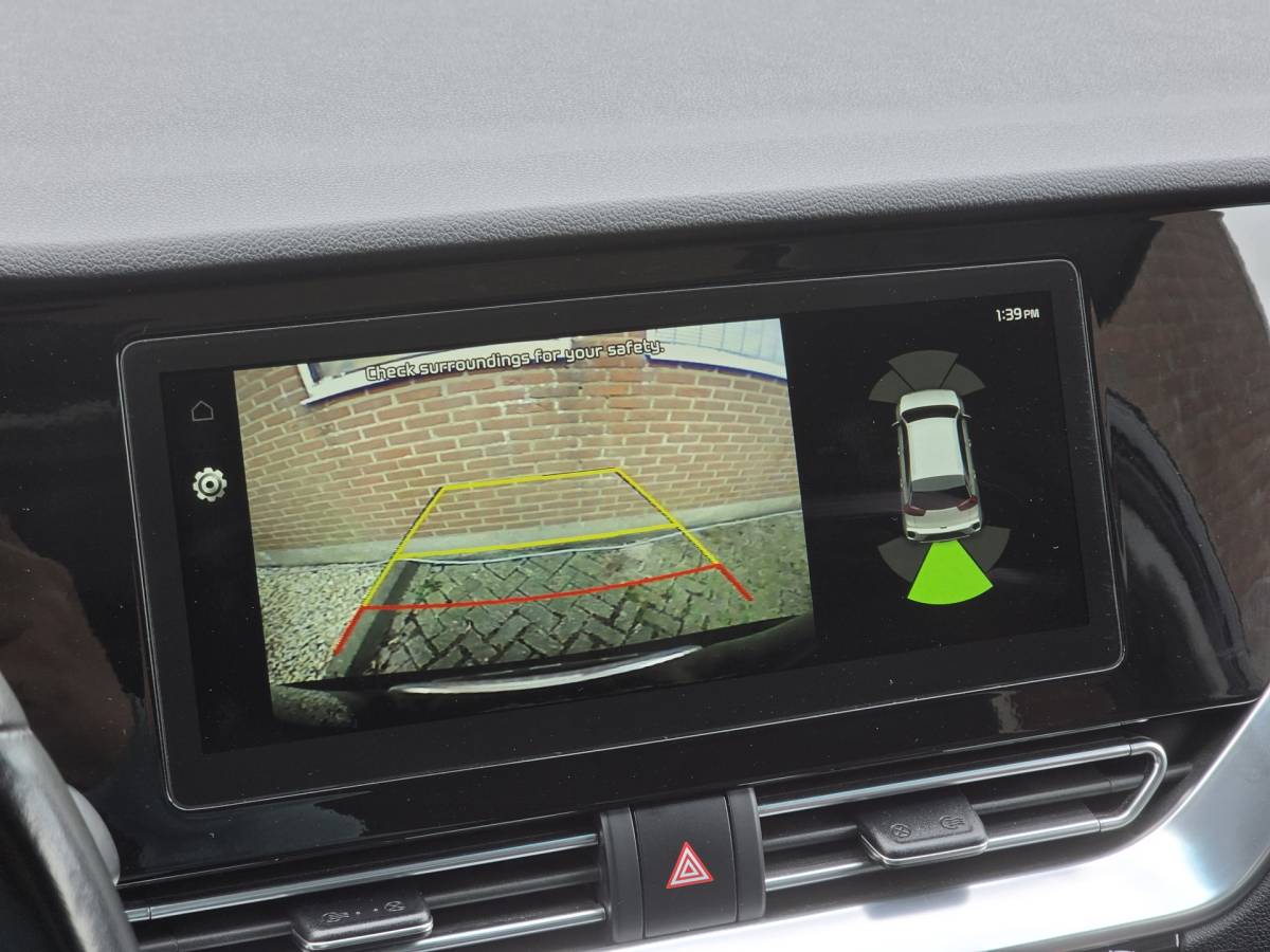 Kia e-Niro Kia e-Niro DynamicPlusLine 64 kWh | SOH 100% | 3 Fase laden | Schuif/kanteldak | Half Leder | Andriod Auto | Apple carplay | Navigatie