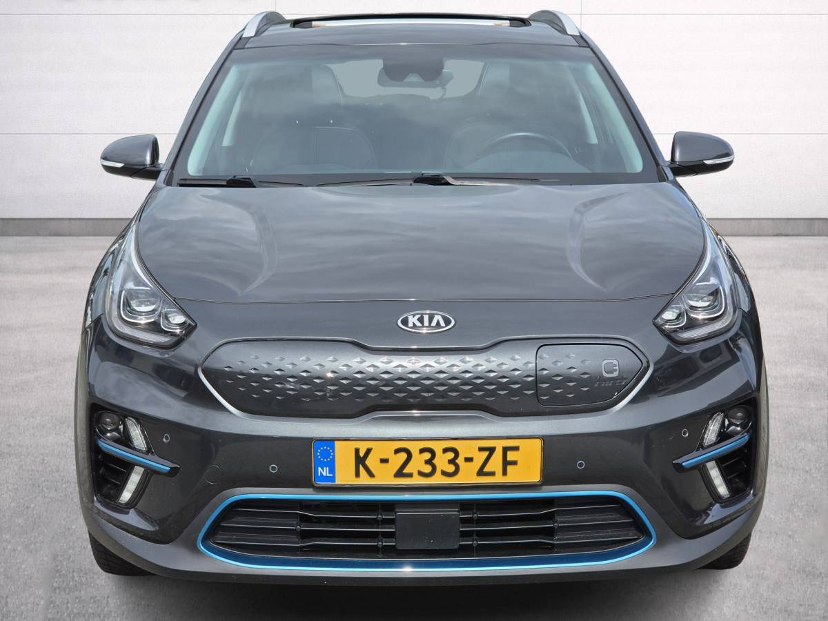 Kia e-Niro Kia e-Niro DynamicPlusLine 64 kWh | SOH 100% | 3 Fase laden | Schuif/kanteldak | Half Leder | Andriod Auto | Apple carplay | Navigatie
