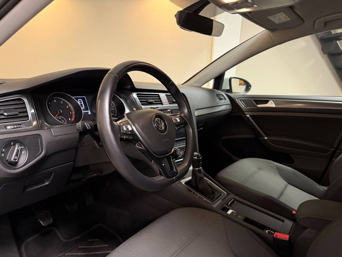 Volkswagen Golf Volkswagen Golf 1.0 TSI Comfortline *Carplay* Adapt.Cruise|Navi|DAB|PDC|BT|17”|Dealer OH|NAP