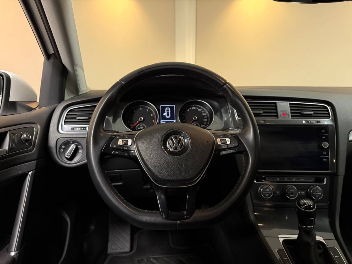Volkswagen Golf Volkswagen Golf 1.0 TSI Comfortline *Carplay* Adapt.Cruise|Navi|DAB|PDC|BT|17”|Dealer OH|NAP
