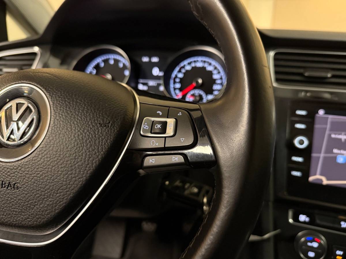Volkswagen Golf Volkswagen Golf 1.0 TSI Comfortline *Carplay* Adapt.Cruise|Navi|DAB|PDC|BT|17”|Dealer OH|NAP
