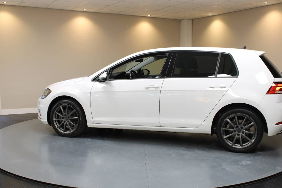 Volkswagen Golf Volkswagen Golf 1.0 TSI Comfortline *Carplay* Adapt.Cruise|Navi|DAB|PDC|BT|17”|Dealer OH|NAP