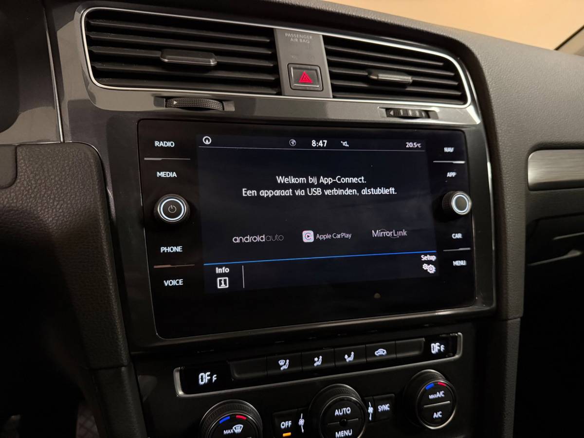 Volkswagen Golf Volkswagen Golf 1.0 TSI Comfortline *Carplay* Adapt.Cruise|Navi|DAB|PDC|BT|17”|Dealer OH|NAP