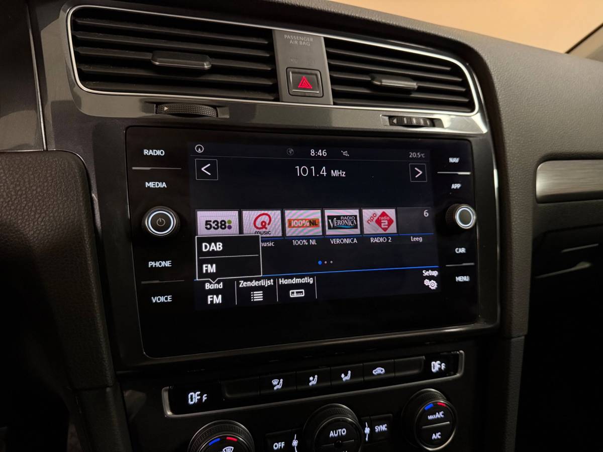 Volkswagen Golf Volkswagen Golf 1.0 TSI Comfortline *Carplay* Adapt.Cruise|Navi|DAB|PDC|BT|17”|Dealer OH|NAP