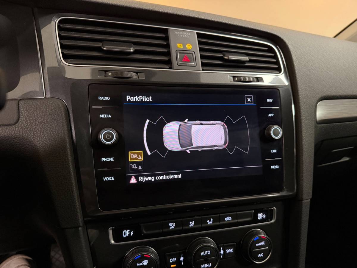 Volkswagen Golf Volkswagen Golf 1.0 TSI Comfortline *Carplay* Adapt.Cruise|Navi|DAB|PDC|BT|17”|Dealer OH|NAP