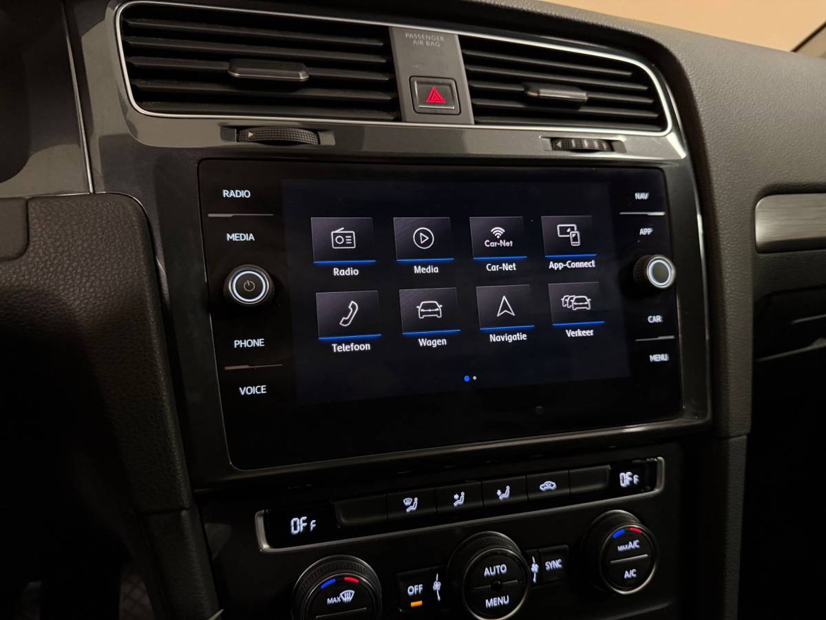 Volkswagen Golf Volkswagen Golf 1.0 TSI Comfortline *Carplay* Adapt.Cruise|Navi|DAB|PDC|BT|17”|Dealer OH|NAP