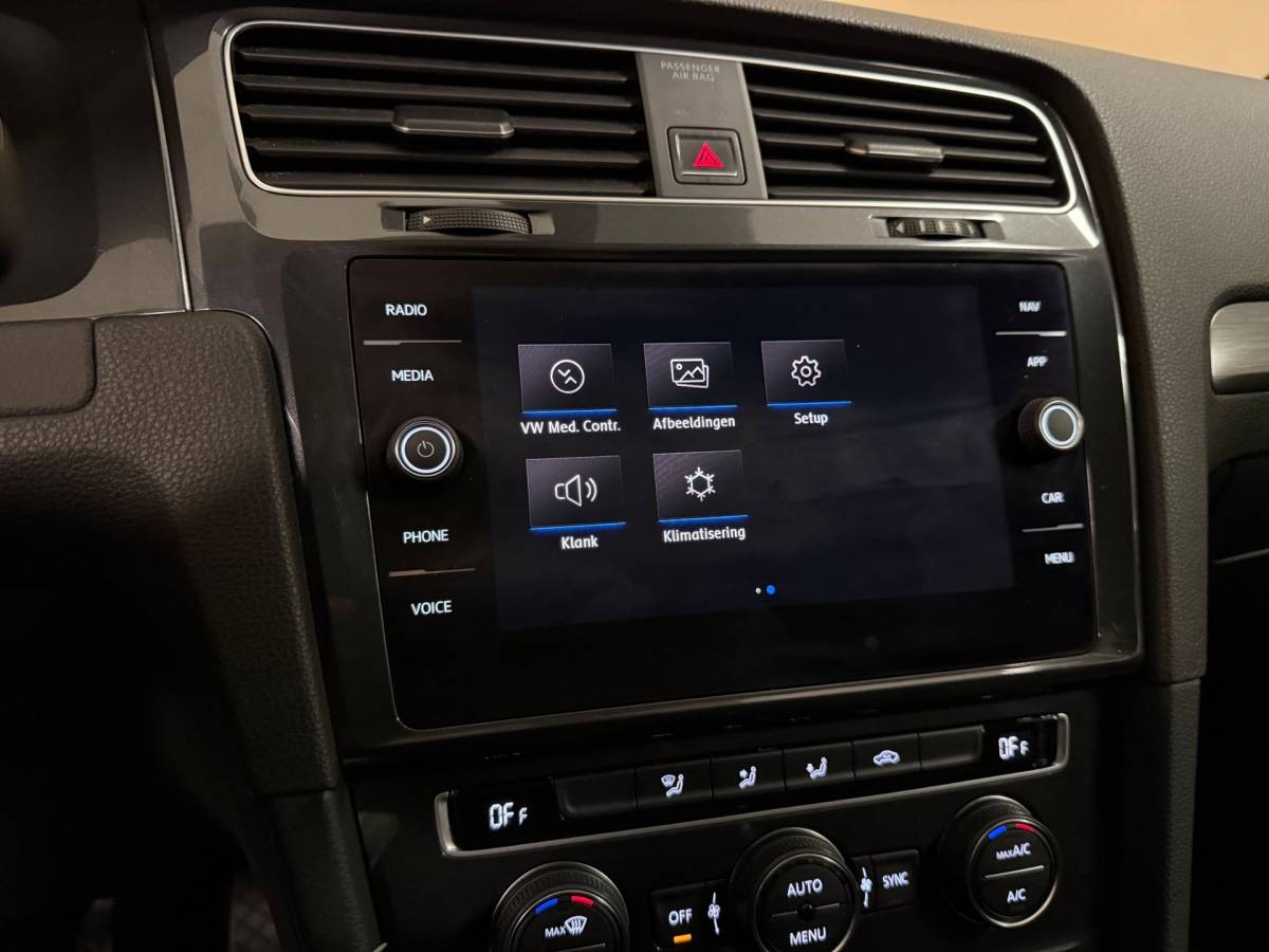 Volkswagen Golf Volkswagen Golf 1.0 TSI Comfortline *Carplay* Adapt.Cruise|Navi|DAB|PDC|BT|17”|Dealer OH|NAP