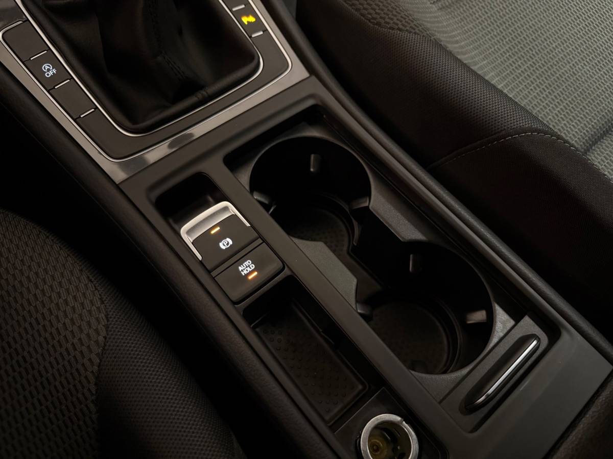 Volkswagen Golf Volkswagen Golf 1.0 TSI Comfortline *Carplay* Adapt.Cruise|Navi|DAB|PDC|BT|17”|Dealer OH|NAP