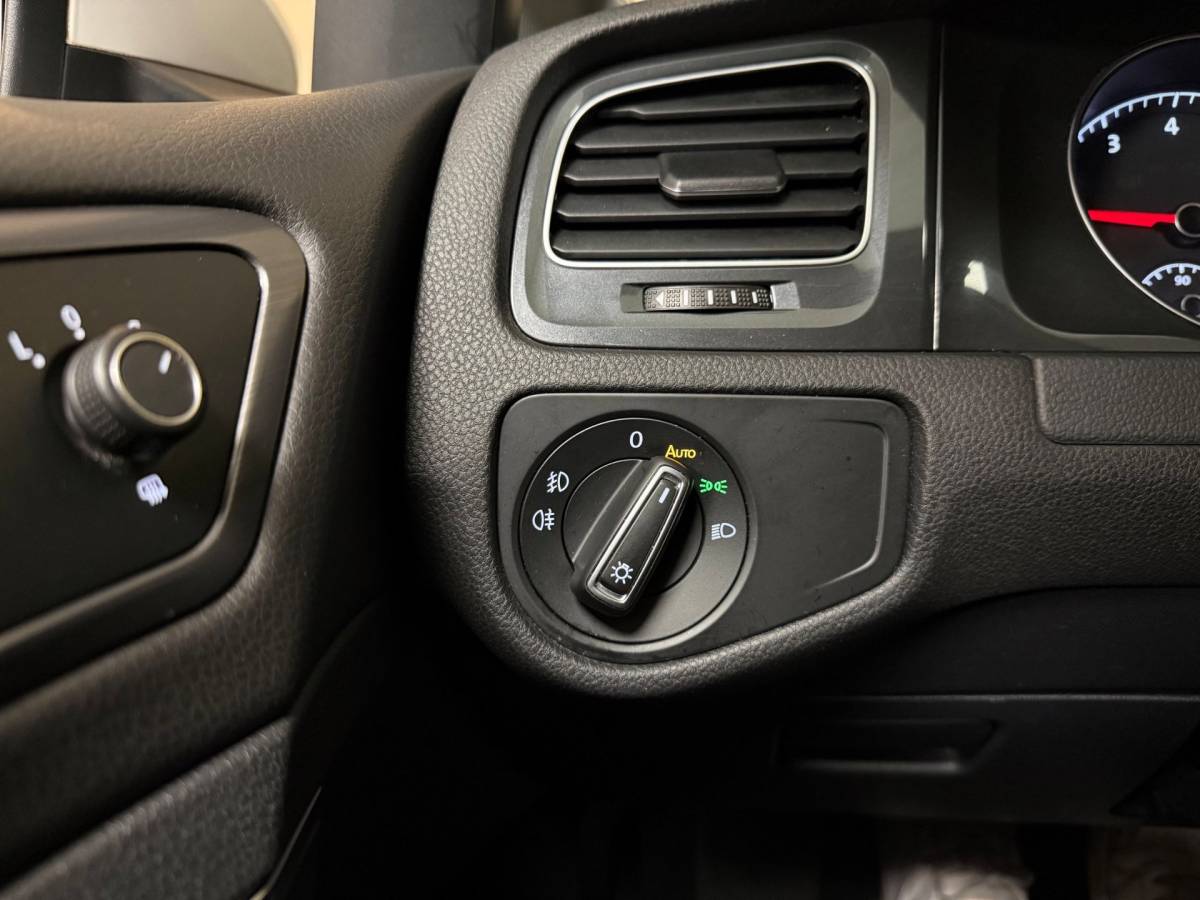 Volkswagen Golf Volkswagen Golf 1.0 TSI Comfortline *Carplay* Adapt.Cruise|Navi|DAB|PDC|BT|17”|Dealer OH|NAP
