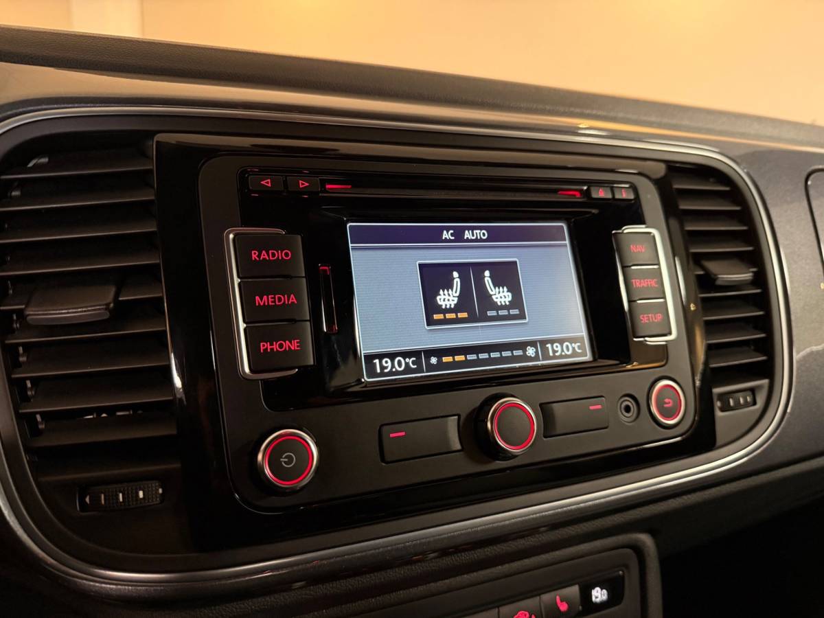 Volkswagen Beetle Volkswagen Beetle 1.2 TSI Design BlueMotion *Stoelverw.* Cruise|Navi|Climate|Bluetooth|Isofix