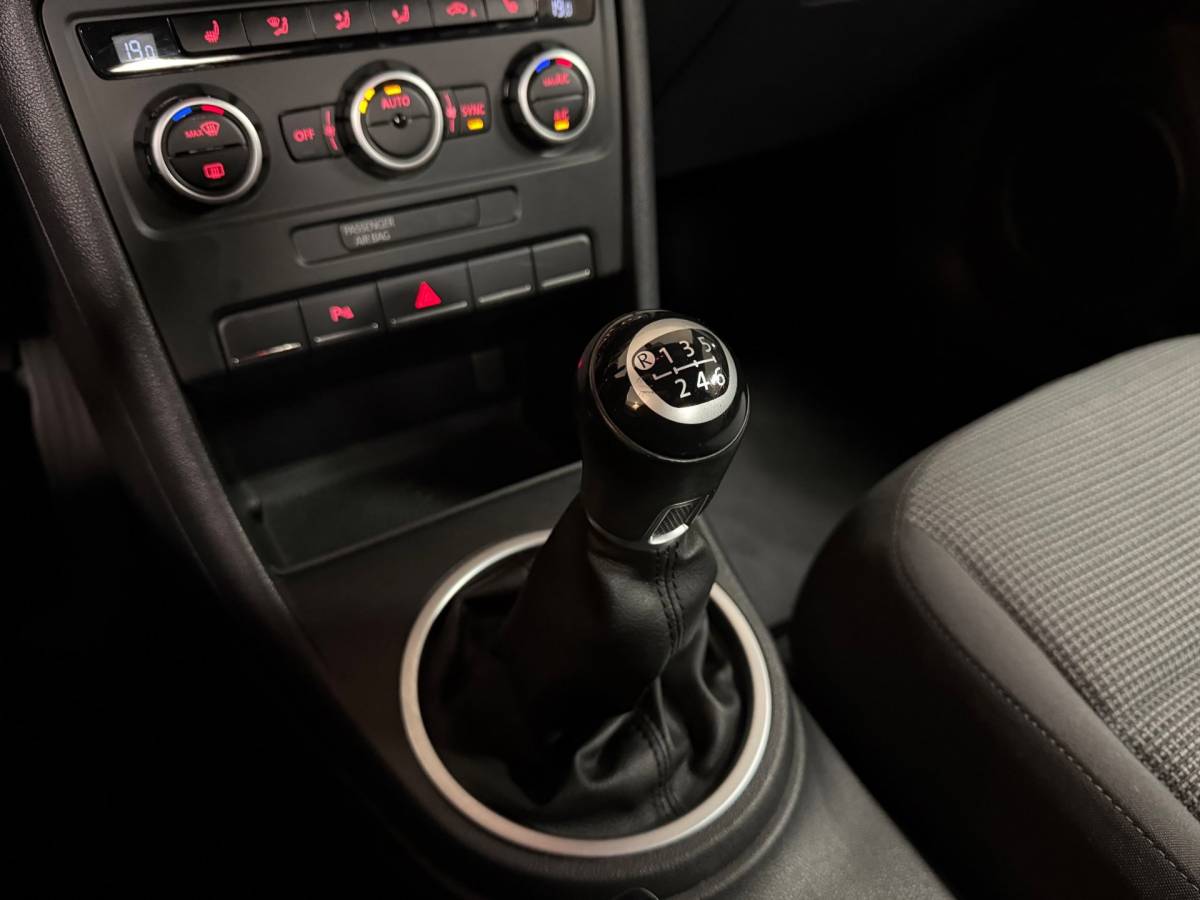 Volkswagen Beetle Volkswagen Beetle 1.2 TSI Design BlueMotion *Stoelverw.* Cruise|Navi|Climate|Bluetooth|Isofix