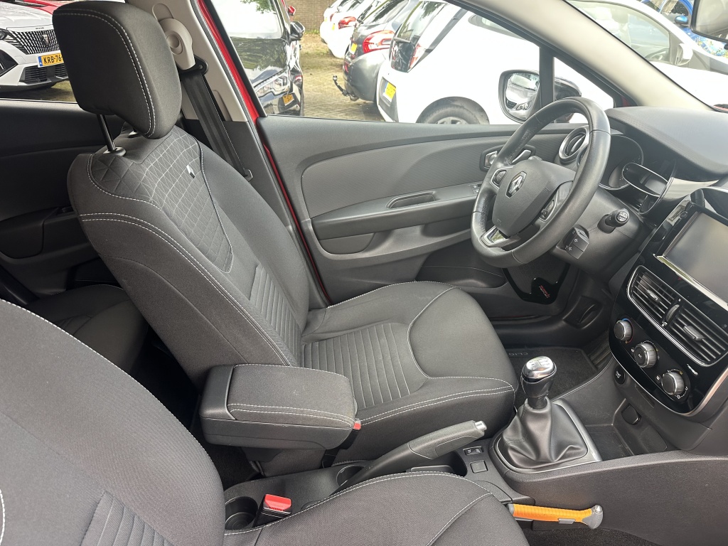 Renault Clio Renault Clio Estate 0.9 TCe Limited | Trekhaak | Navi |