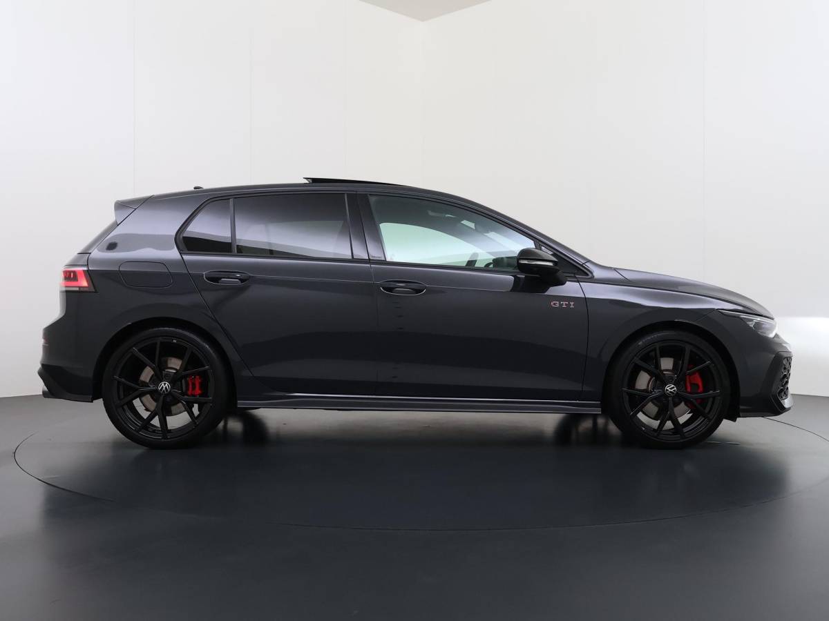 Volkswagen Golf Volkswagen Golf 2.0 TSI GTI VAN:45.900,- VOOR:41.877,- UW HERFSTVOORDEEL:4.023,- 265PK | APPLE CARPL. ADNROID AUTO | ACC | PANORAMA DAK | 360° CAMERA | STOEL/STUUR VERWARMING |