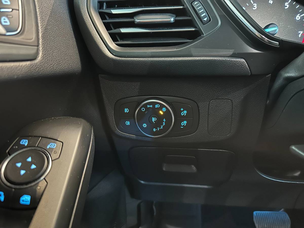 Ford Focus Ford Focus 1.0 EcoBoost AUTOMAAT 5-DEURS TITANIUM BUSINESS-uitv|APPLE CARPLAY+ANDROID AUTO|CRUISE CONTROL|NAVIGATIE|LM-VELGEN|PTS