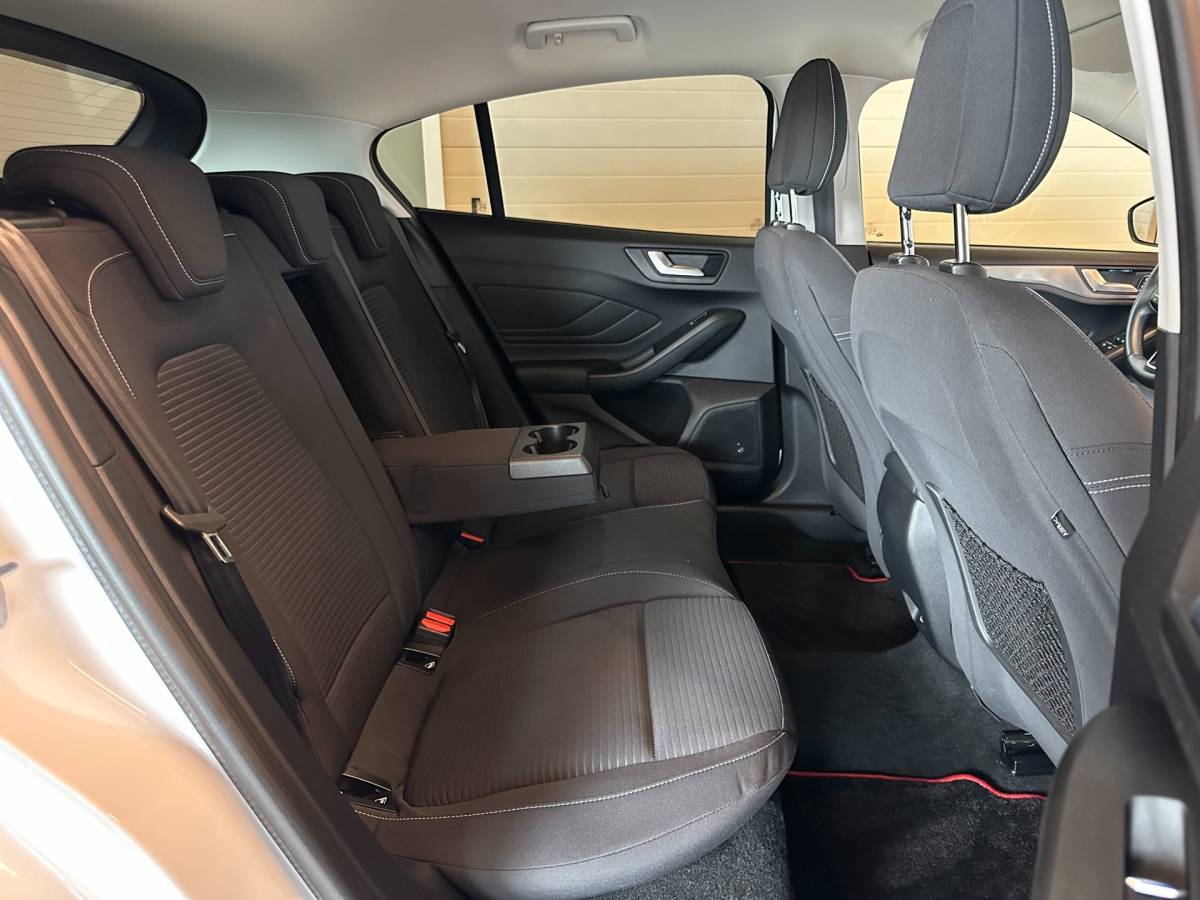 Ford Focus Ford Focus 1.0 EcoBoost AUTOMAAT 5-DEURS TITANIUM BUSINESS-uitv|APPLE CARPLAY+ANDROID AUTO|CRUISE CONTROL|NAVIGATIE|LM-VELGEN|PTS