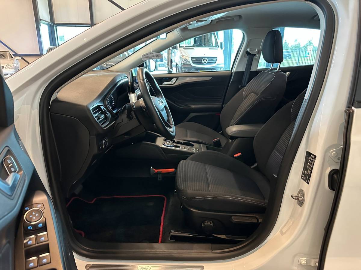 Ford Focus Ford Focus 1.0 EcoBoost AUTOMAAT 5-DEURS TITANIUM BUSINESS-uitv|APPLE CARPLAY+ANDROID AUTO|CRUISE CONTROL|NAVIGATIE|LM-VELGEN|PTS