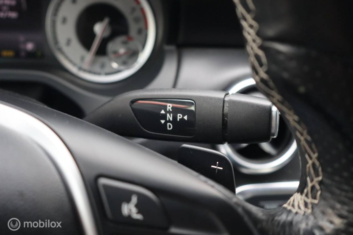 Mercedes-Benz A-Klasse Mercedes A180 aut Ambition | stoelverw | camera | trekhaak