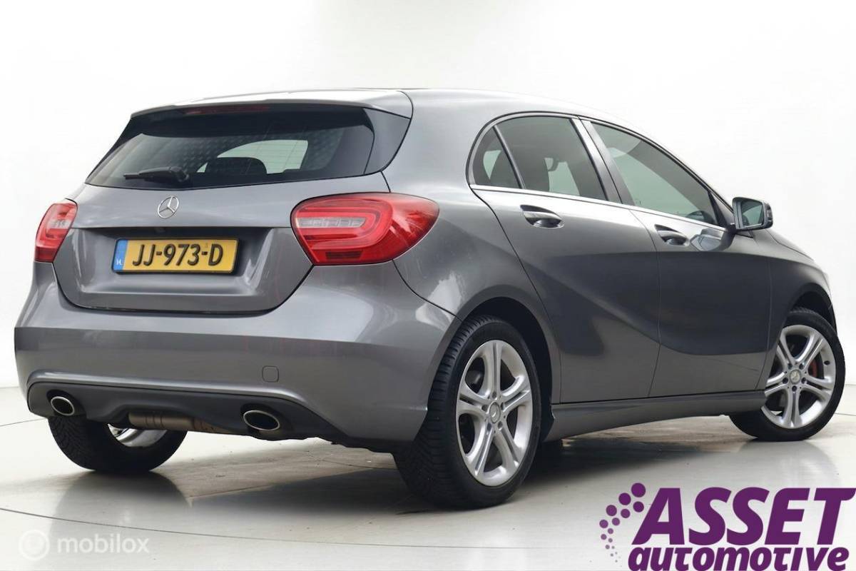 Mercedes-Benz A-Klasse Mercedes A180 aut Ambition | stoelverw | camera | trekhaak