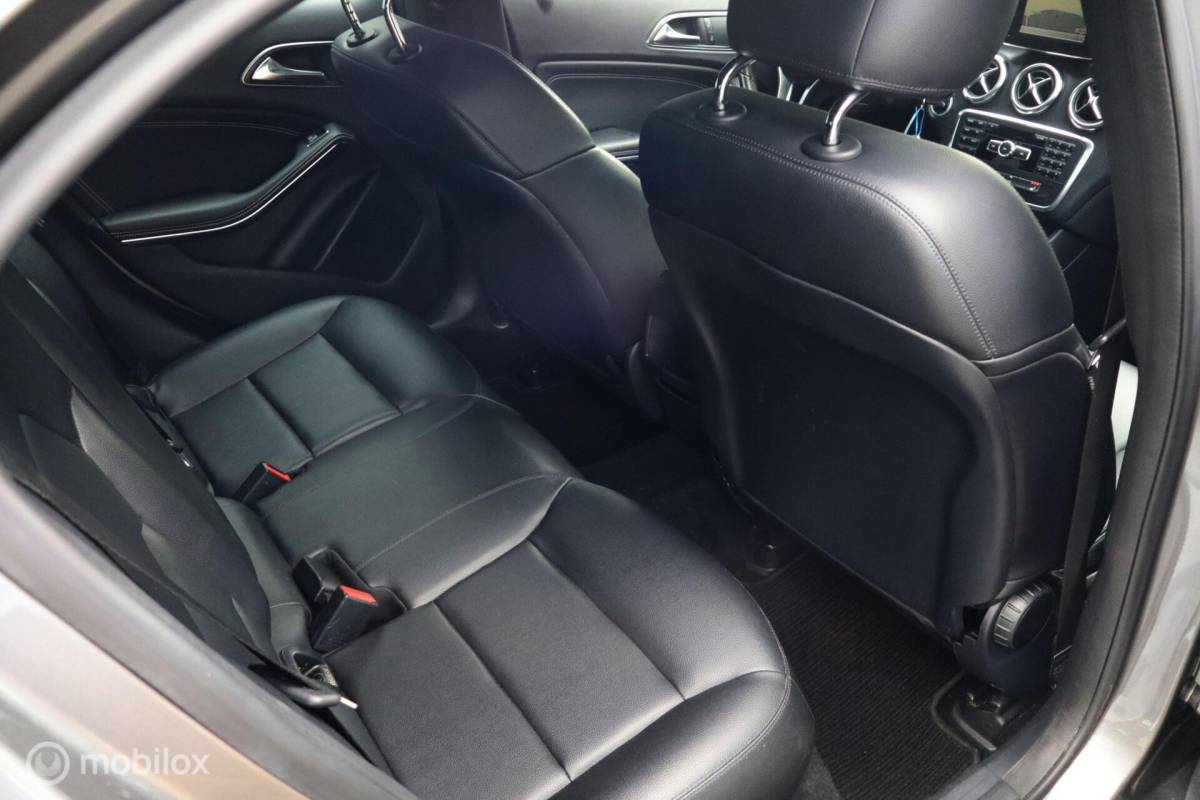 Mercedes-Benz A-Klasse Mercedes A180 aut Ambition | stoelverw | camera | trekhaak