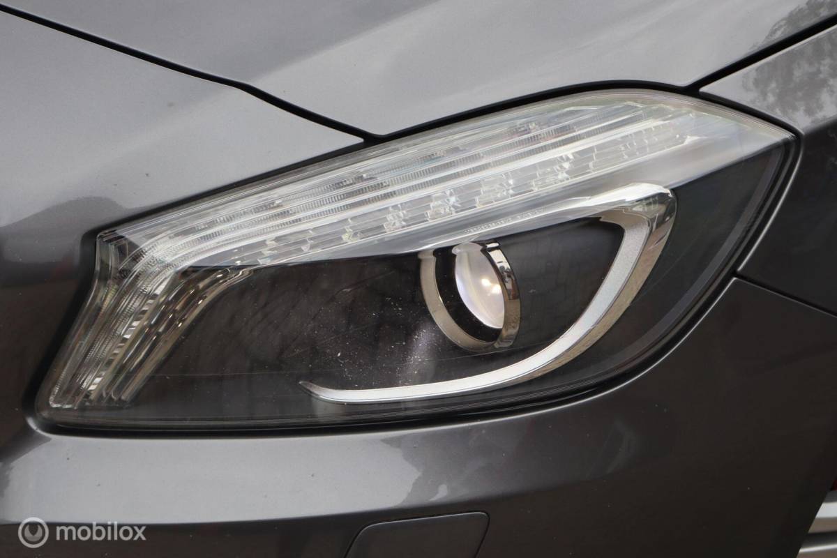 Mercedes-Benz A-Klasse Mercedes A180 aut Ambition | stoelverw | camera | trekhaak