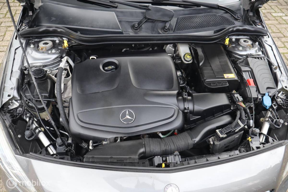 Mercedes-Benz A-Klasse Mercedes A180 aut Ambition | stoelverw | camera | trekhaak