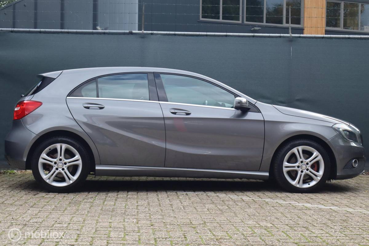 Mercedes-Benz A-Klasse Mercedes A180 aut Ambition | stoelverw | camera | trekhaak