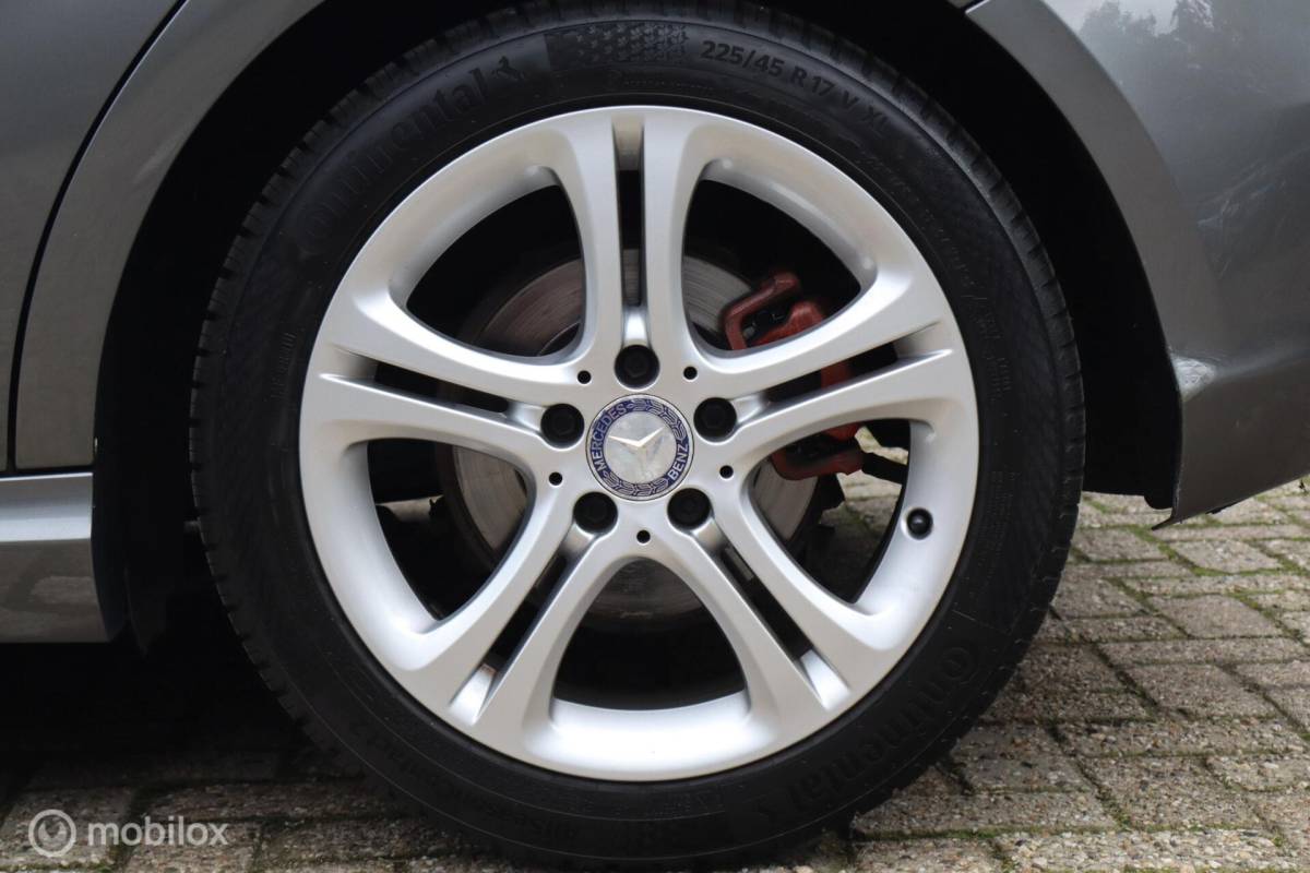 Mercedes-Benz A-Klasse Mercedes A180 aut Ambition | stoelverw | camera | trekhaak