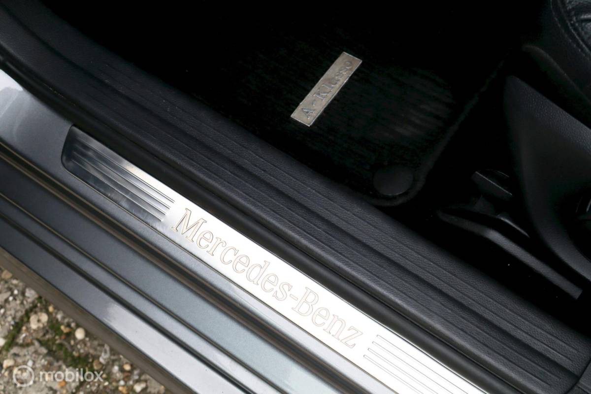 Mercedes-Benz A-Klasse Mercedes A180 aut Ambition | stoelverw | camera | trekhaak