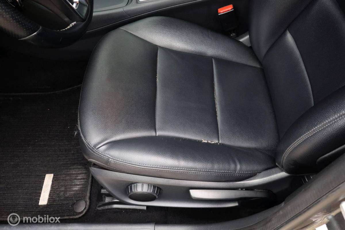 Mercedes-Benz A-Klasse Mercedes A180 aut Ambition | stoelverw | camera | trekhaak