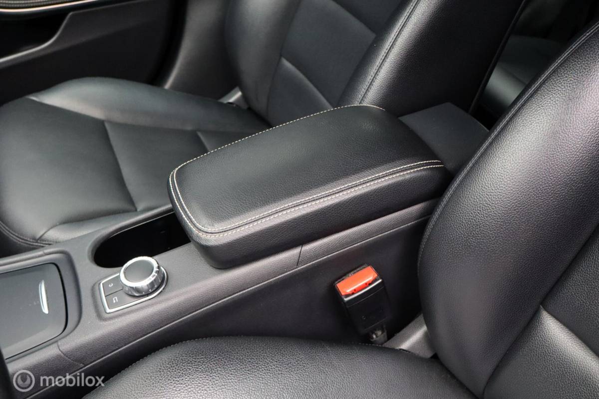 Mercedes-Benz A-Klasse Mercedes A180 aut Ambition | stoelverw | camera | trekhaak