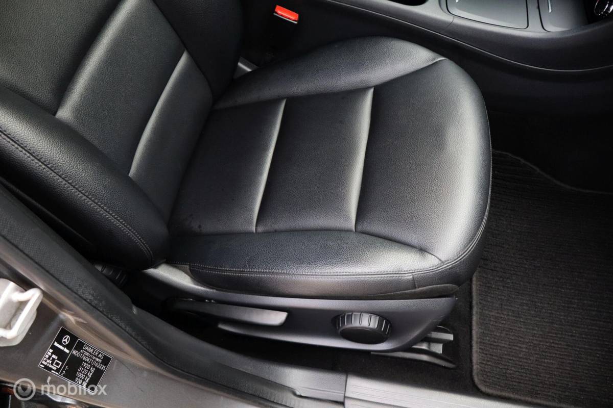 Mercedes-Benz A-Klasse Mercedes A180 aut Ambition | stoelverw | camera | trekhaak