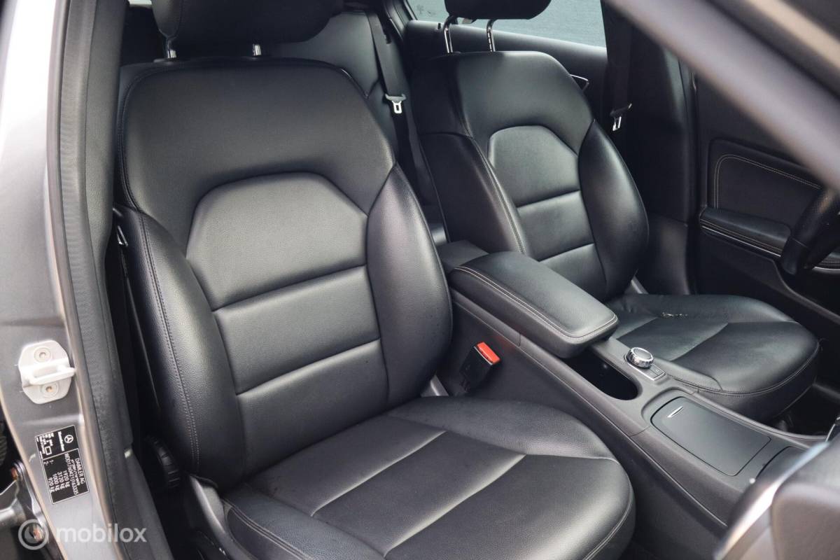 Mercedes-Benz A-Klasse Mercedes A180 aut Ambition | stoelverw | camera | trekhaak