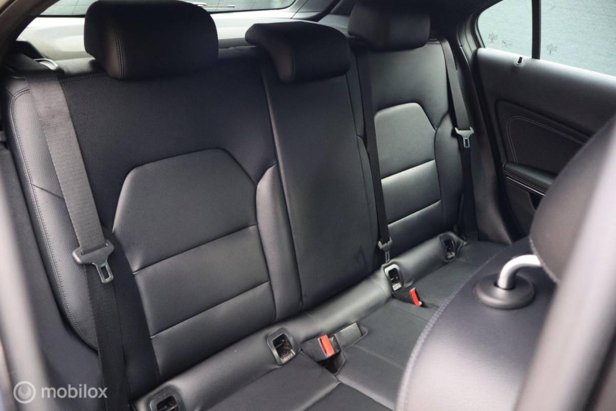 Mercedes-Benz A-Klasse Mercedes A180 aut Ambition | stoelverw | camera | trekhaak