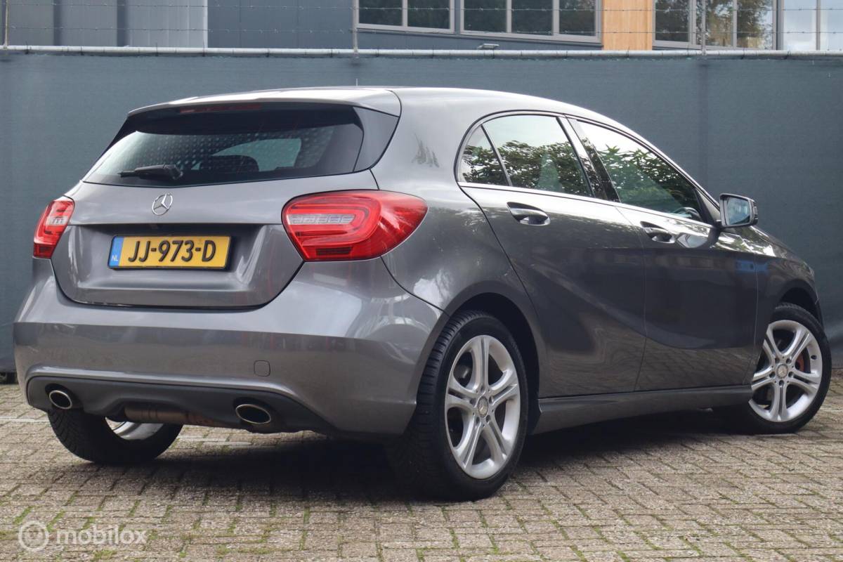 Mercedes-Benz A-Klasse Mercedes A180 aut Ambition | stoelverw | camera | trekhaak