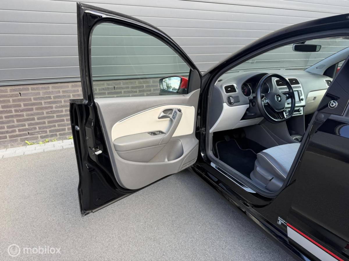 Volkswagen Polo Volkswagen Polo 1.2 TSI BEATS AUDIO! VOL CLIMA*CARPLAY*PDC*NAV*CRUISE