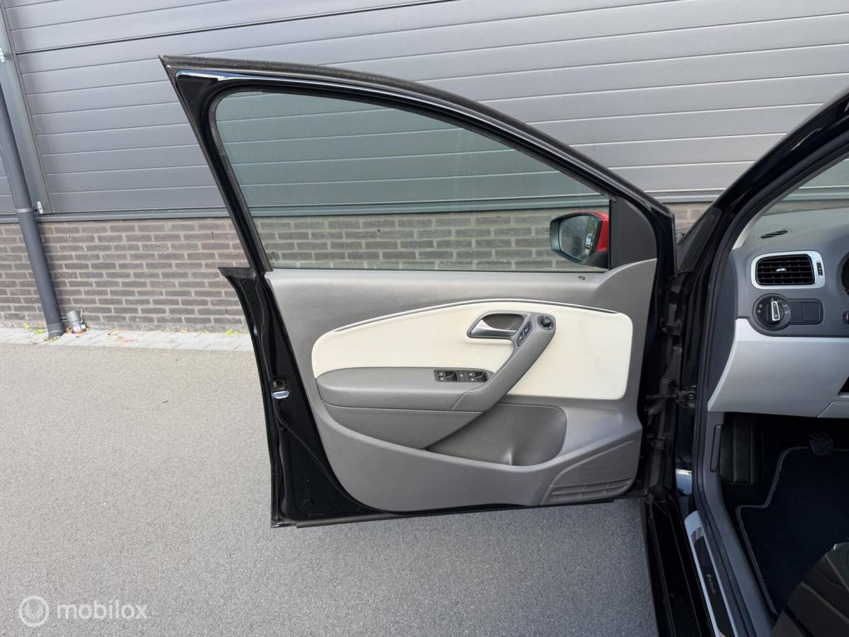 Volkswagen Polo Volkswagen Polo 1.2 TSI BEATS AUDIO! VOL CLIMA*CARPLAY*PDC*NAV*CRUISE