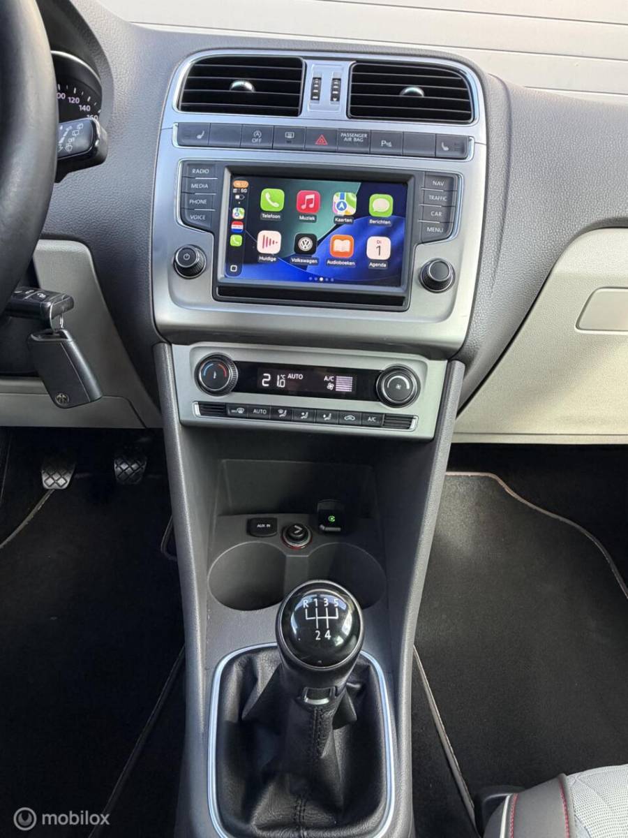 Volkswagen Polo Volkswagen Polo 1.2 TSI BEATS AUDIO! VOL CLIMA*CARPLAY*PDC*NAV*CRUISE