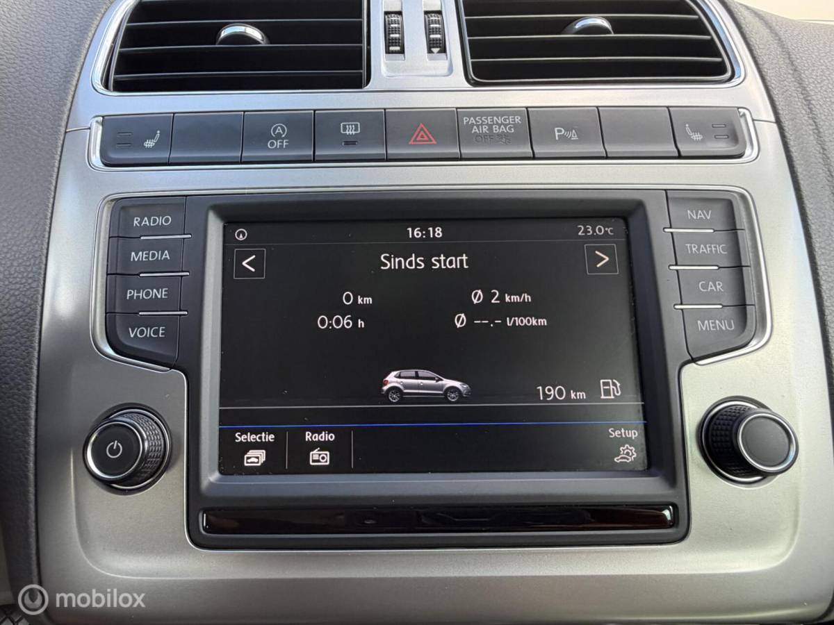 Volkswagen Polo Volkswagen Polo 1.2 TSI BEATS AUDIO! VOL CLIMA*CARPLAY*PDC*NAV*CRUISE