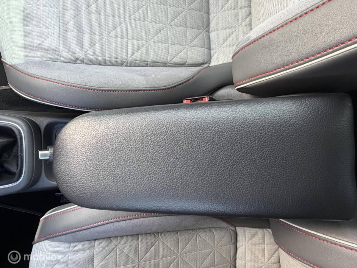 Volkswagen Polo Volkswagen Polo 1.2 TSI BEATS AUDIO! VOL CLIMA*CARPLAY*PDC*NAV*CRUISE