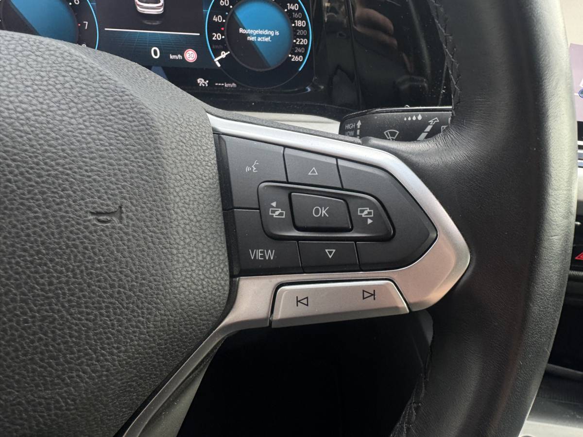 Volkswagen Golf Volkswagen Golf 1.5 TSI Life ✅ Virtual Cockpit ✅ PDC V+A ✅ Carplay ✅