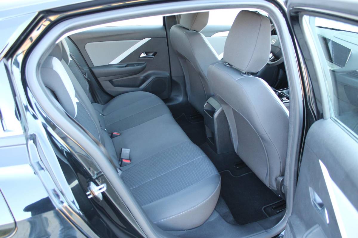 Opel Astra Opel Astra 1.2 Level 2 | Incl. 12 maanden garantie | Cruise control | Climate control | Apple carplay/Android auto | DAB radio | Lane assist | Parkeersensoren |
