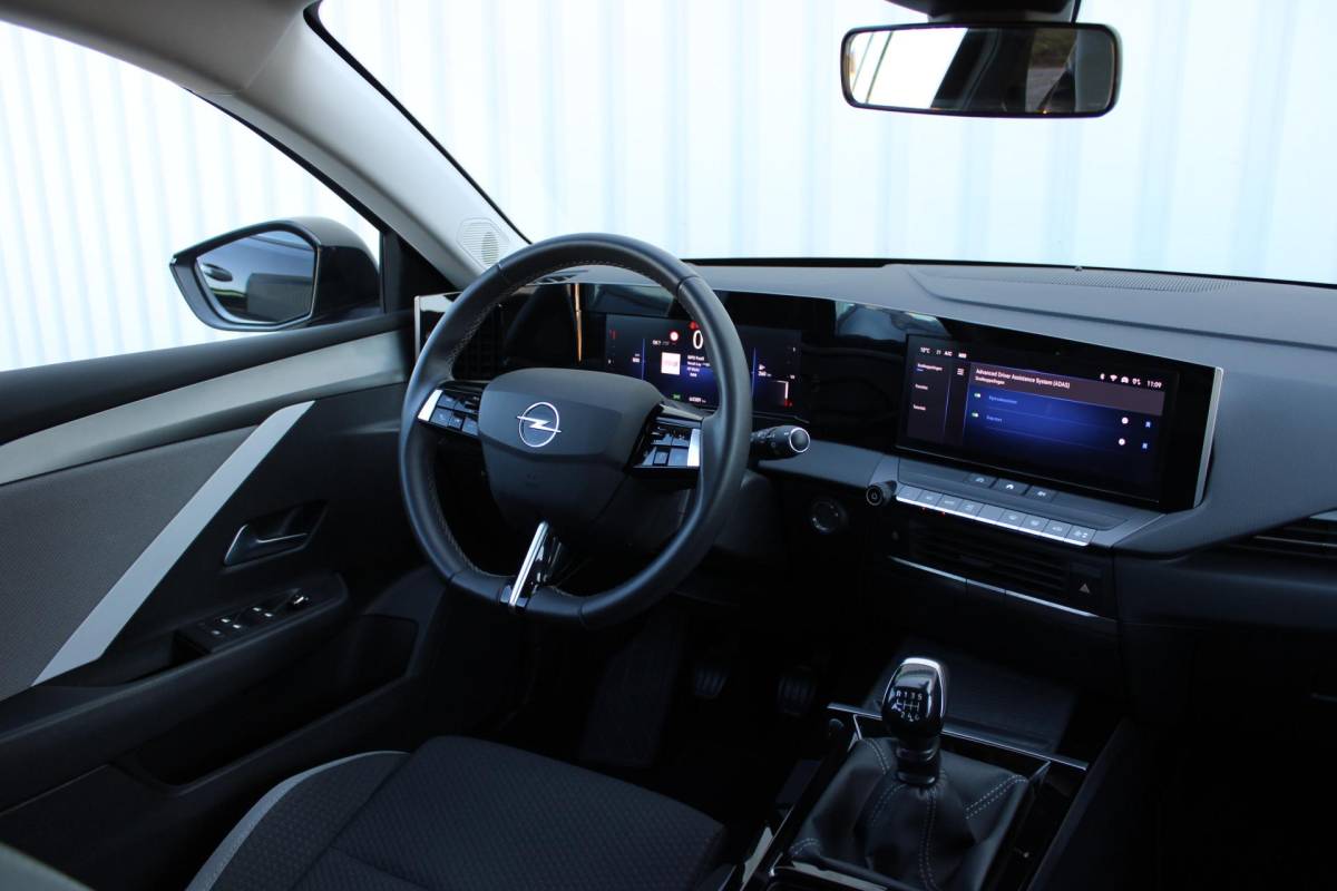 Opel Astra Opel Astra 1.2 Level 2 | Incl. 12 maanden garantie | Cruise control | Climate control | Apple carplay/Android auto | DAB radio | Lane assist | Parkeersensoren |