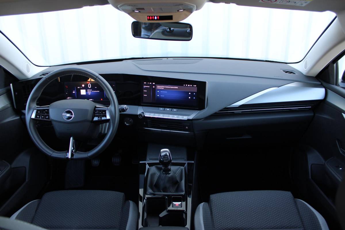 Opel Astra Opel Astra 1.2 Level 2 | Incl. 12 maanden garantie | Cruise control | Climate control | Apple carplay/Android auto | DAB radio | Lane assist | Parkeersensoren |