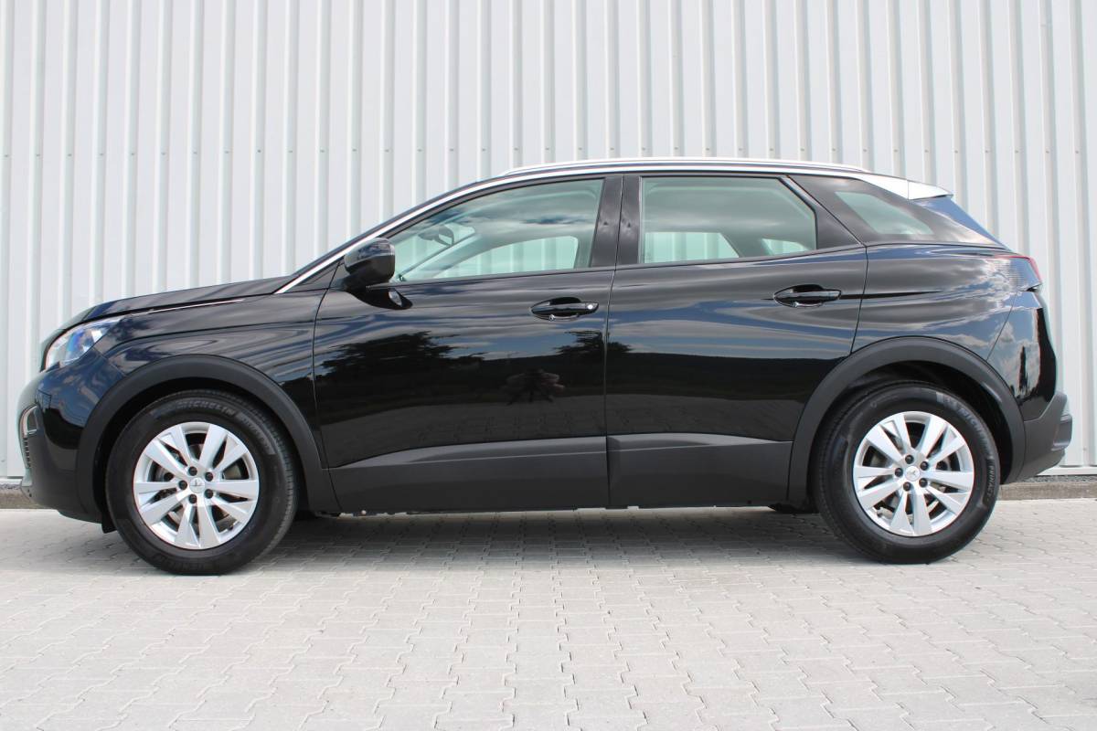 Peugeot 3008 Peugeot 3008 1.2 PureTech Active Avantage | Incl. 12 maanden garantie | Nieuwe distributieriem + beurt | Apple carplay/Android auto | Trekhaak afneembaar | Cruise control | Parkeercamera | Navigatie | Climate control | DAB radio | 100% onderhouden |