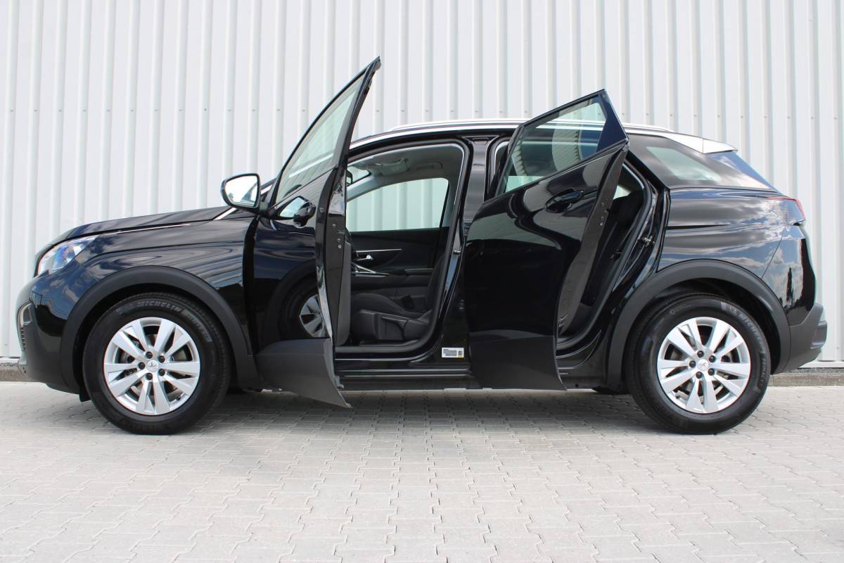 Peugeot 3008 Peugeot 3008 1.2 PureTech Active Avantage | Incl. 12 maanden garantie | Nieuwe distributieriem + beurt | Apple carplay/Android auto | Trekhaak afneembaar | Cruise control | Parkeercamera | Navigatie | Climate control | DAB radio | 100% onderhouden |