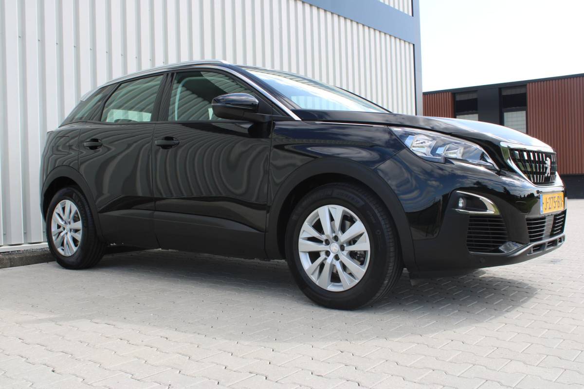 Peugeot 3008 Peugeot 3008 1.2 PureTech Active Avantage | Incl. 12 maanden garantie | Nieuwe distributieriem + beurt | Apple carplay/Android auto | Trekhaak afneembaar | Cruise control | Parkeercamera | Navigatie | Climate control | DAB radio | 100% onderhouden |
