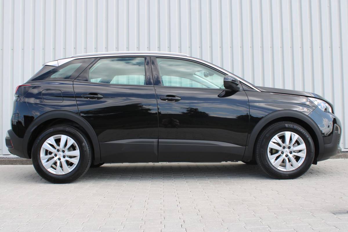 Peugeot 3008 Peugeot 3008 1.2 PureTech Active Avantage | Incl. 12 maanden garantie | Nieuwe distributieriem + beurt | Apple carplay/Android auto | Trekhaak afneembaar | Cruise control | Parkeercamera | Navigatie | Climate control | DAB radio | 100% onderhouden |