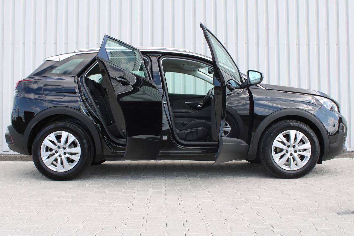 Peugeot 3008 Peugeot 3008 1.2 PureTech Active Avantage | Incl. 12 maanden garantie | Nieuwe distributieriem + beurt | Apple carplay/Android auto | Trekhaak afneembaar | Cruise control | Parkeercamera | Navigatie | Climate control | DAB radio | 100% onderhouden |